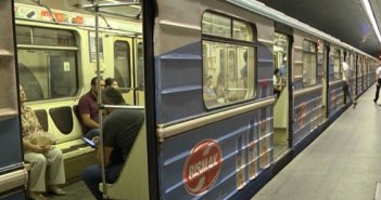 Metro qatarının şüşəsi niyə sınıb? - İzah