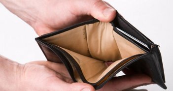 Bu məcburi köçkün uşaqlarına yemək xərci üçün pul verilməyəcək