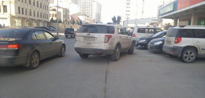 Müğənni qaydanı belə pozdu - Foto
