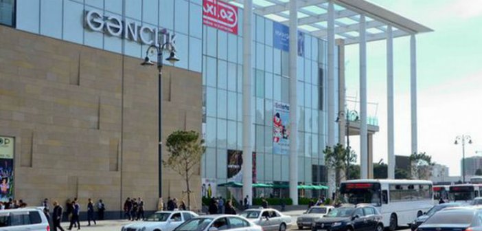 Bakının məşhur ticarət mərkəzində KÜTLƏVİ DAVA